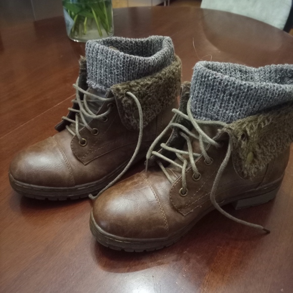 Coolway Brown Ankle Boots with Gray Knit Cuff - Picture 4 of 6